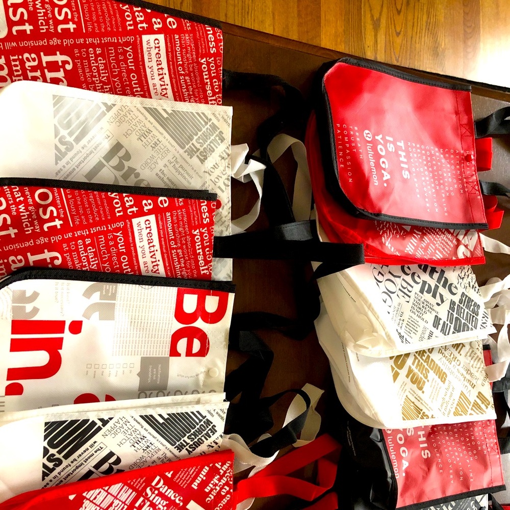 Lululemon shopper (14 total)